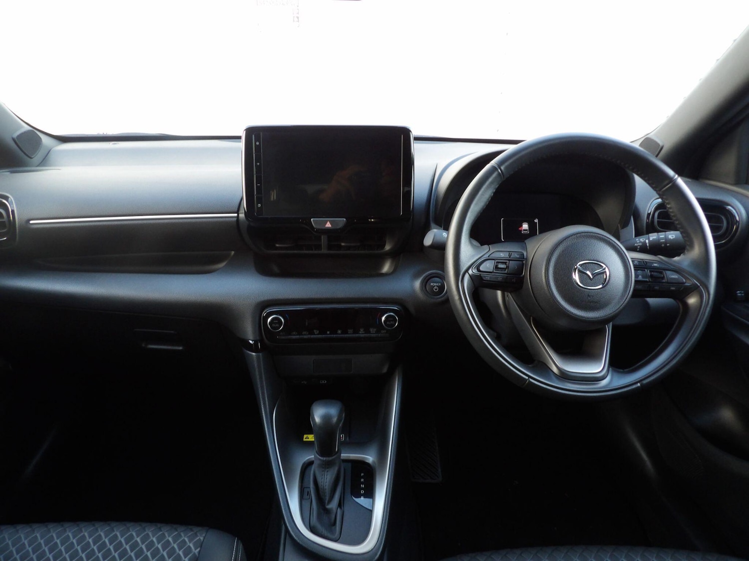 Used Mazda Mazda2 HYBRID 2024 for sale - 76918619: Photo 10