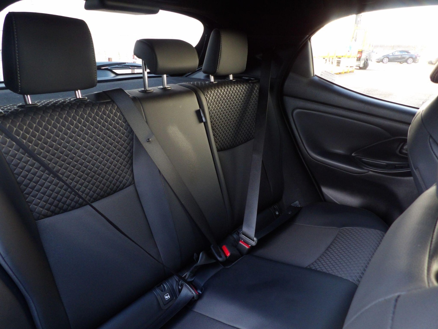 Used Mazda Mazda2 HYBRID 2024 for sale - 76918619: Photo 13