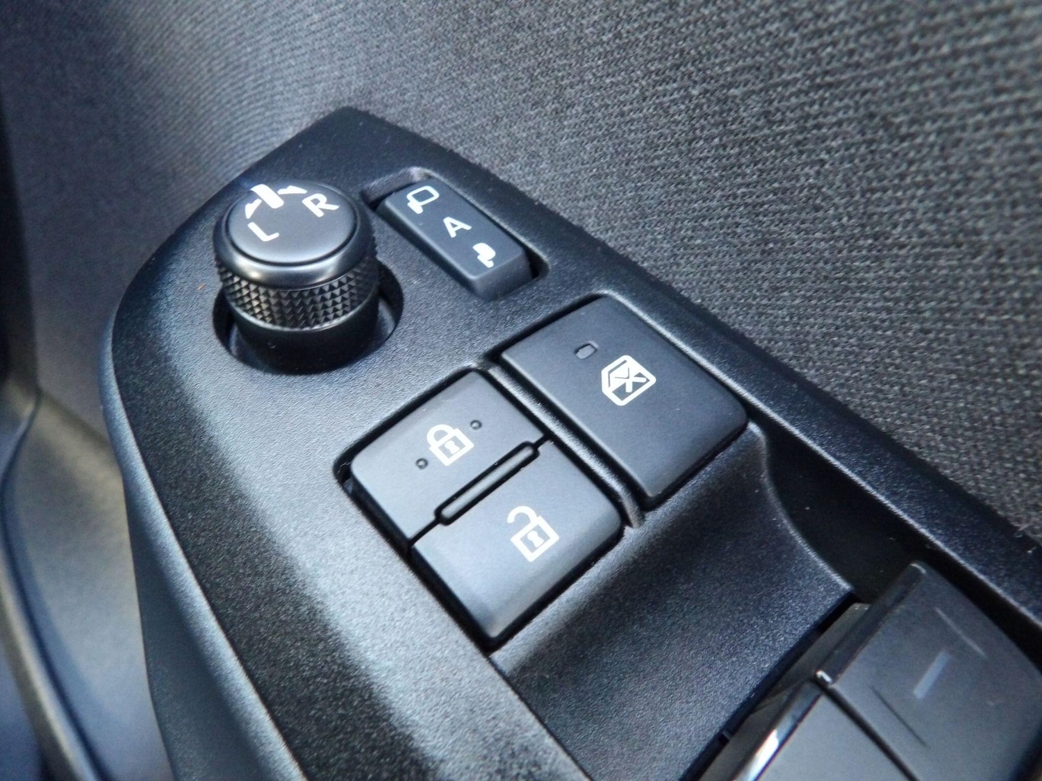 Used Mazda Mazda2 HYBRID 2024 for sale - 76918619: Photo 16