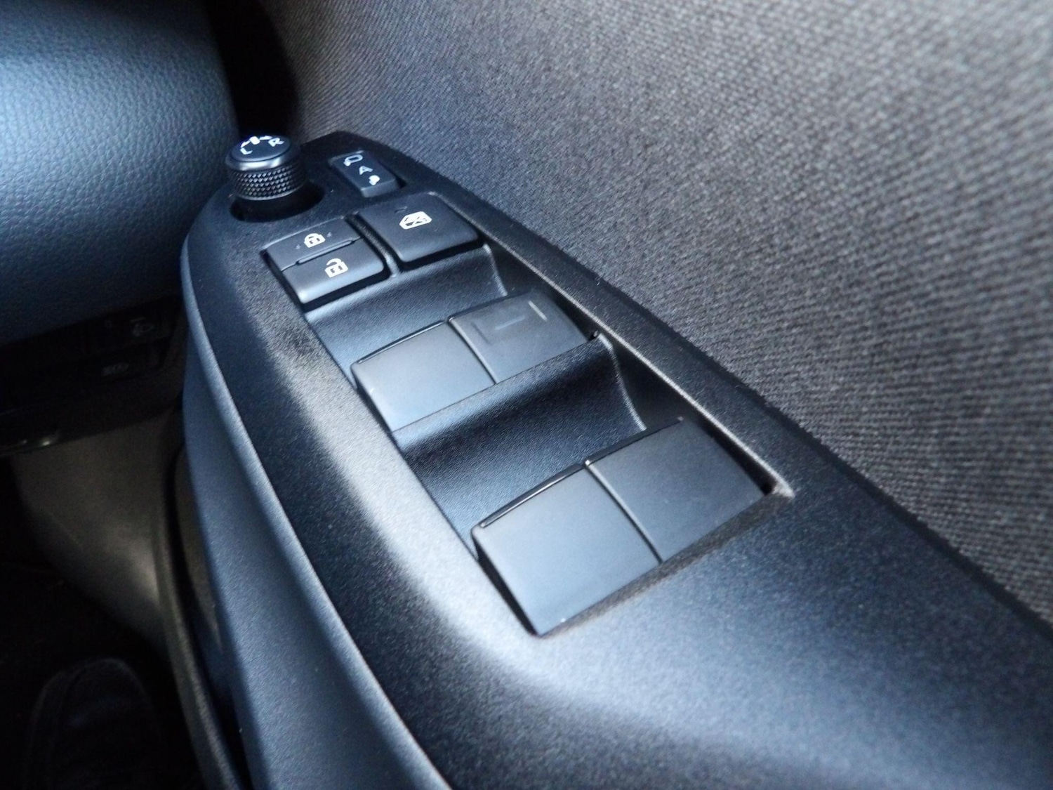 Used Mazda Mazda2 HYBRID 2024 for sale - 76918619: Photo 17