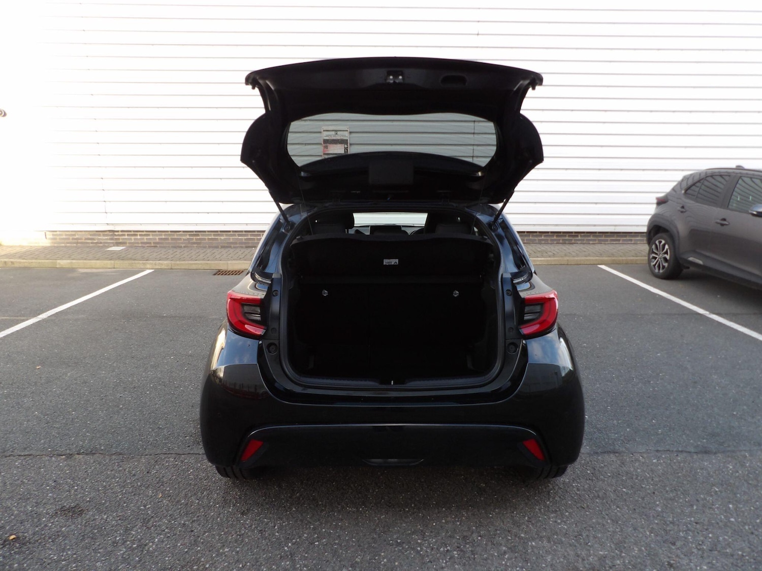 Used Mazda Mazda2 HYBRID 2024 for sale - 76918619: Photo 37