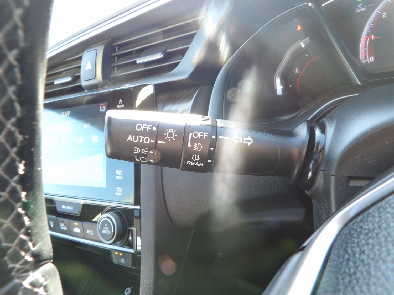 Used Honda Civic 2018 for sale - 77658873: Photo 28