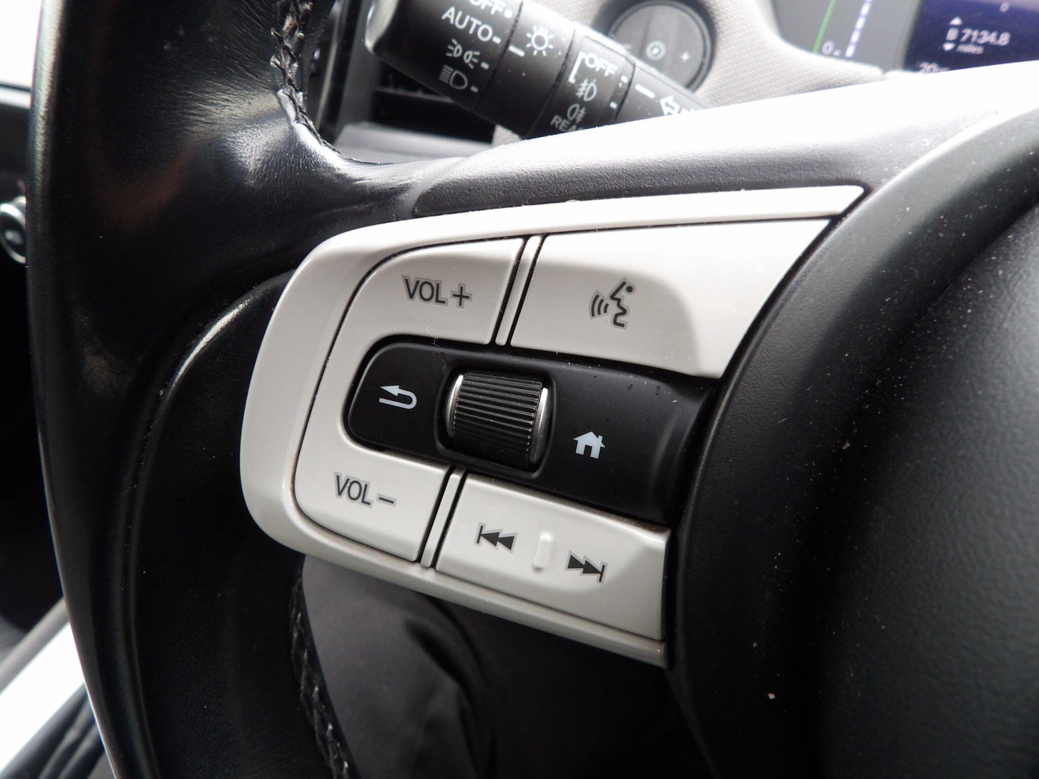 Used Honda Jazz 2022 for sale - 76388109: Photo 32