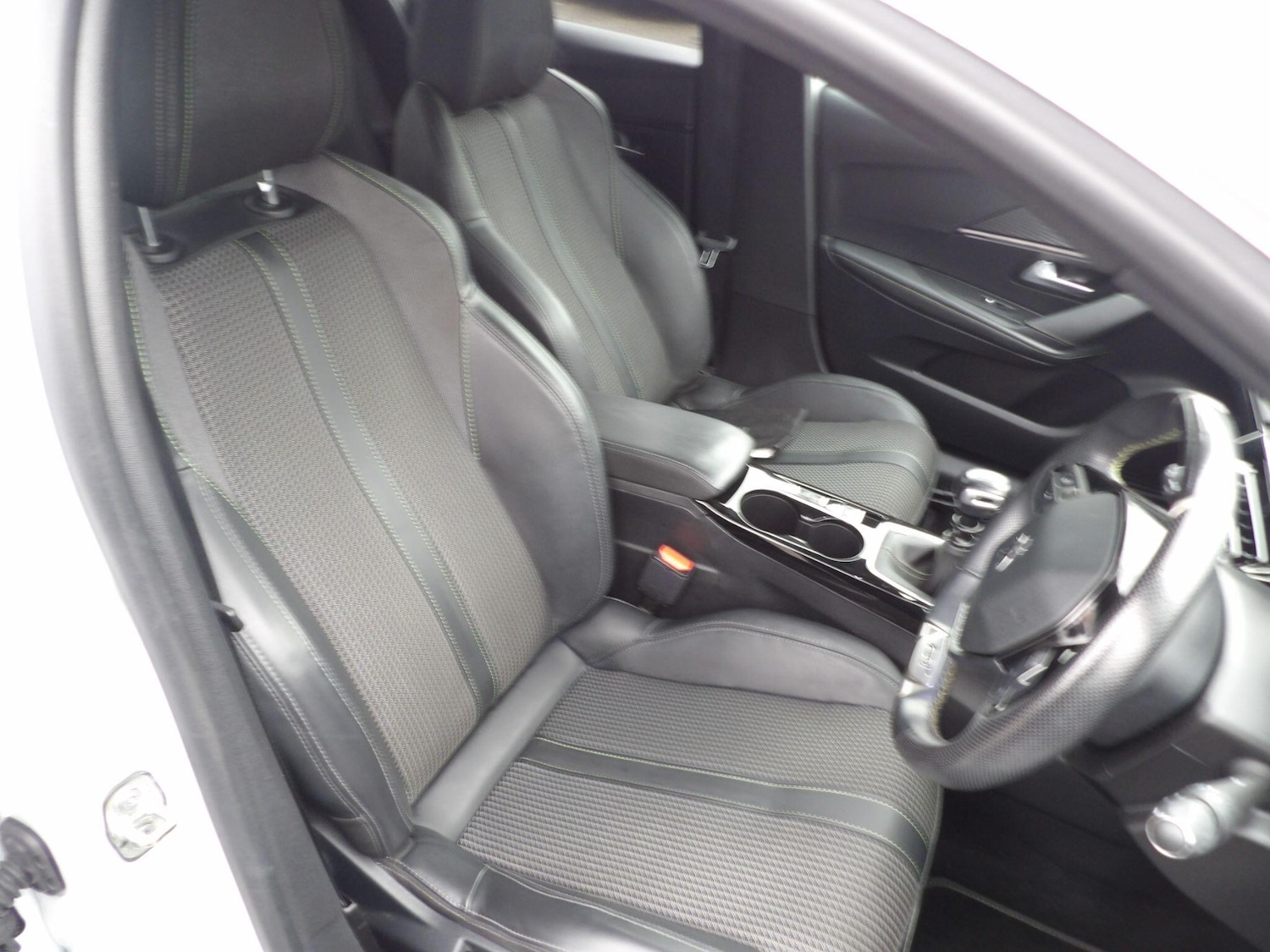 Used Peugeot 208 2022 for sale - 76499903: Photo 20