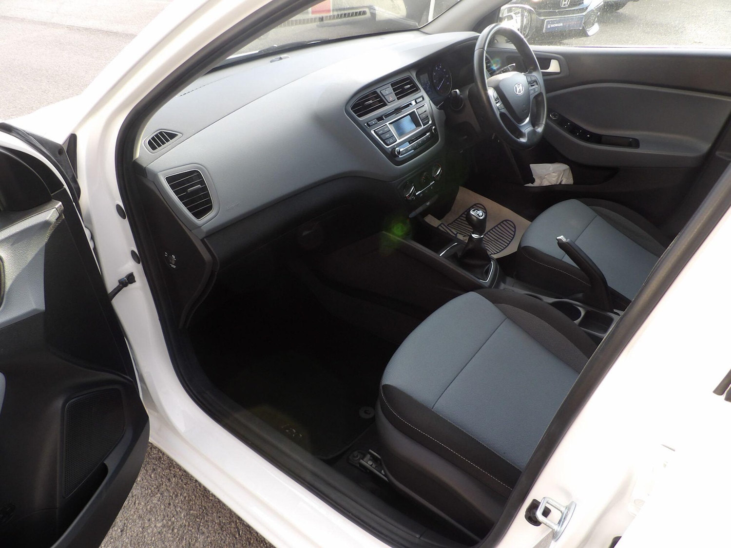 Used Hyundai i20 2018 for sale - 76458121: Photo 10