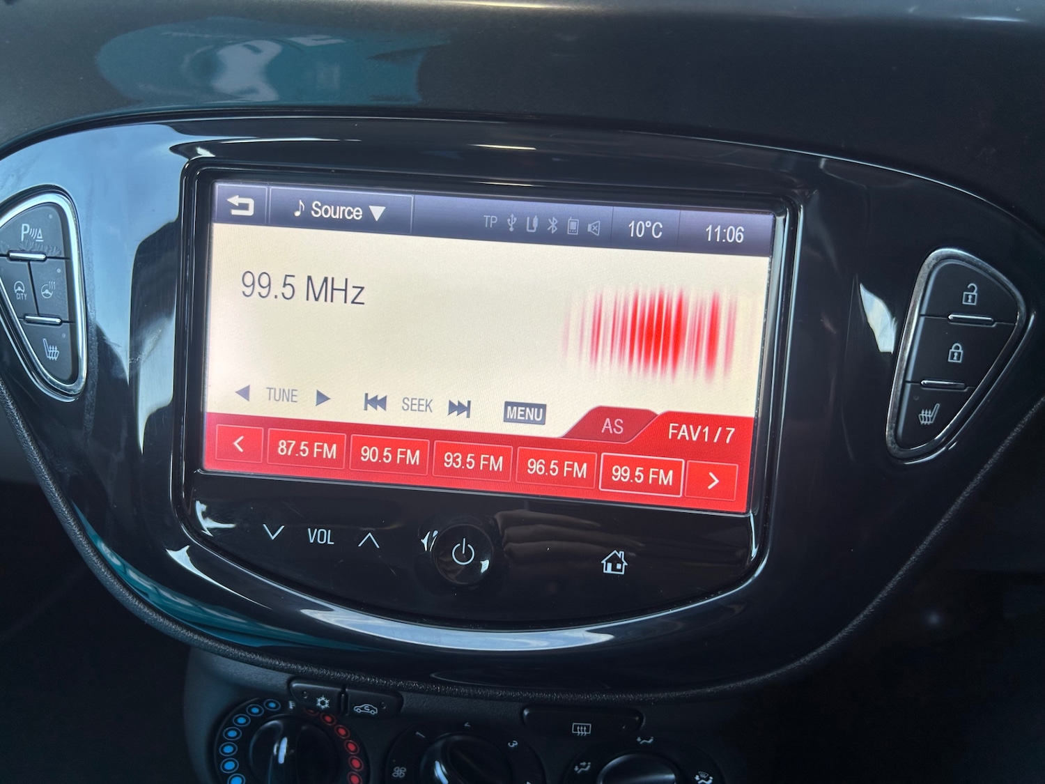 Used Vauxhall Corsa 2015 for sale - 76918881: Photo 10