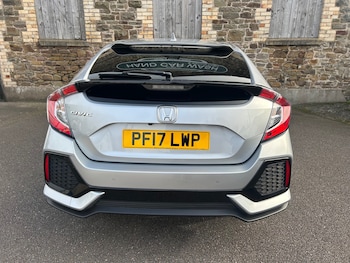 Used Honda Civic 2017 for sale - 76384646: Photo