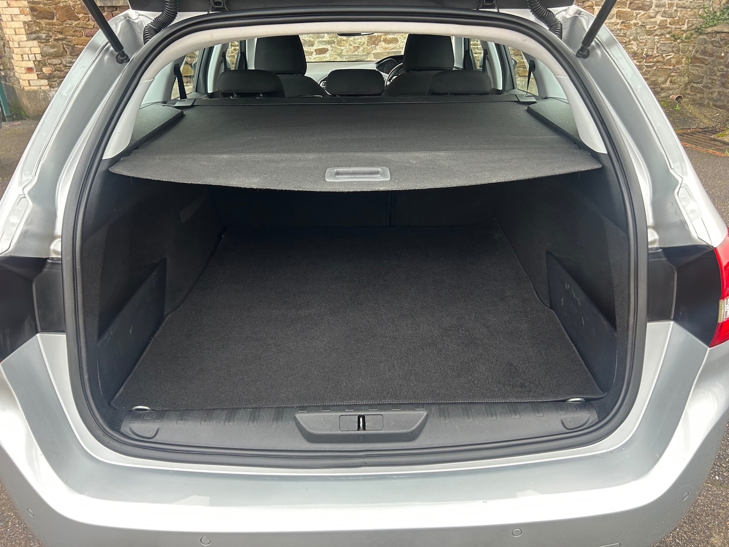 Used Peugeot 308 2015 for sale - 77640957: Photo 11