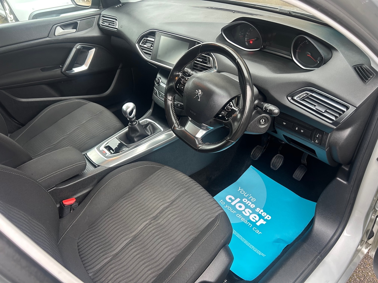 Used Peugeot 308 2015 for sale - 77640957: Photo 6