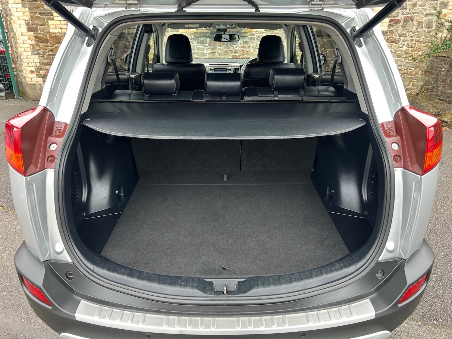 Used Toyota RAV4 2015 for sale - 78040537: Photo 9