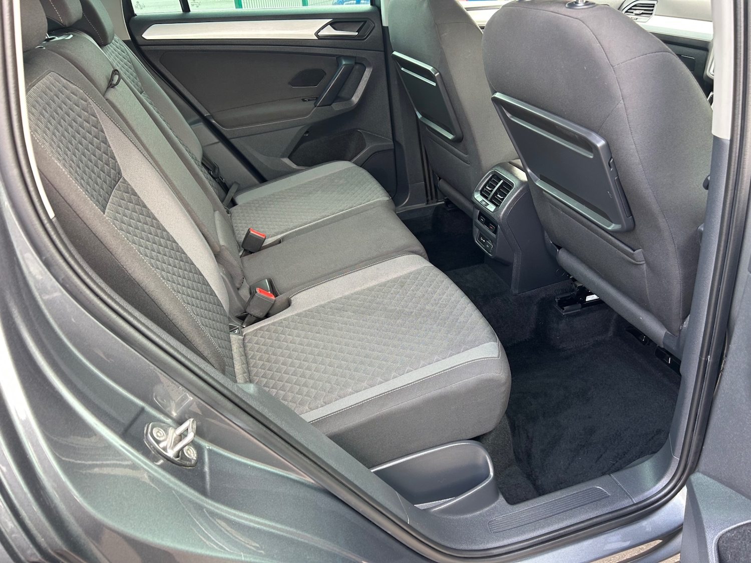 Used Volkswagen Tiguan 2018 for sale - 77813417: Photo 9