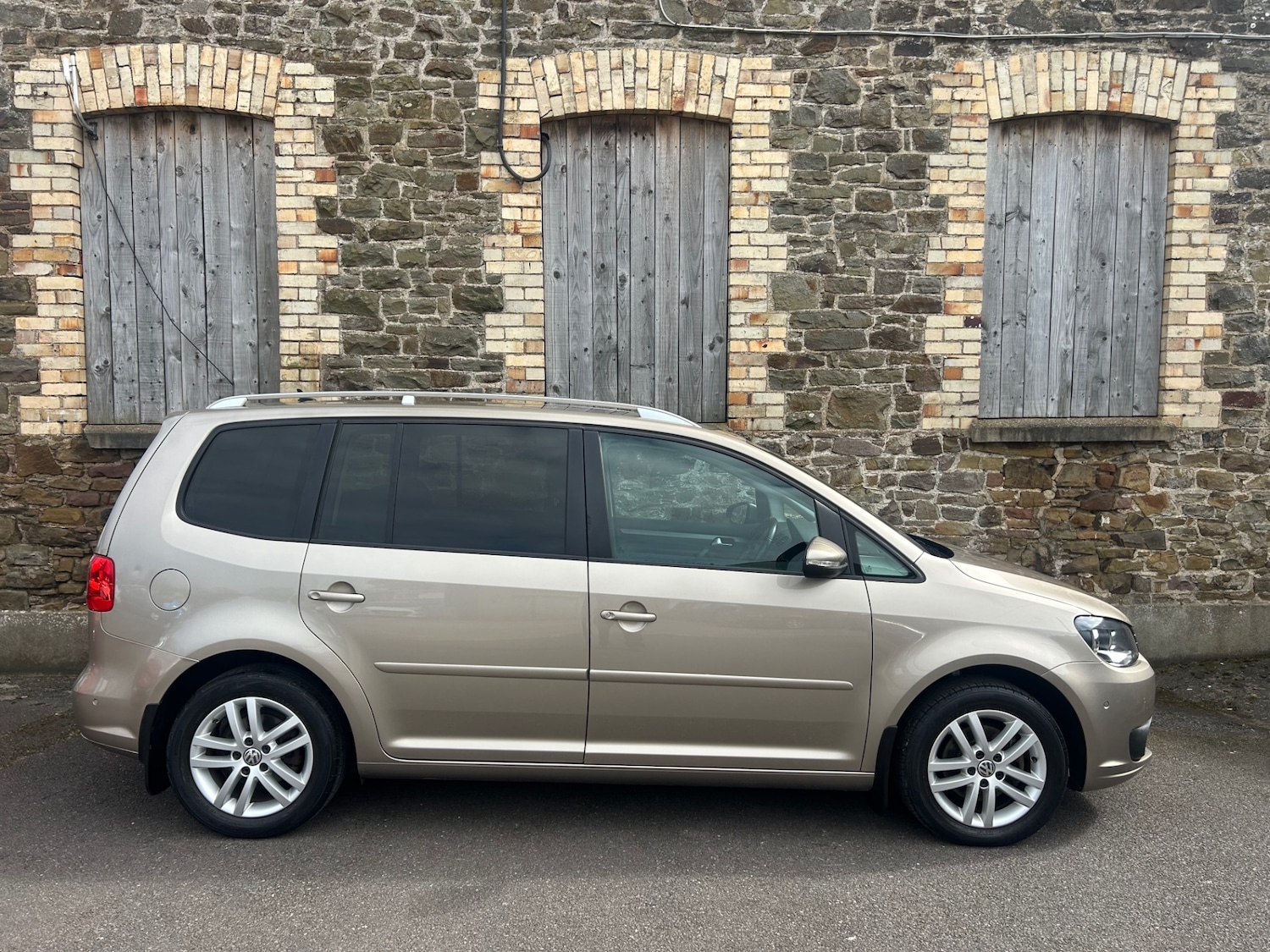 Used Volkswagen Touran 2014 for sale - 78077959: Photo 2