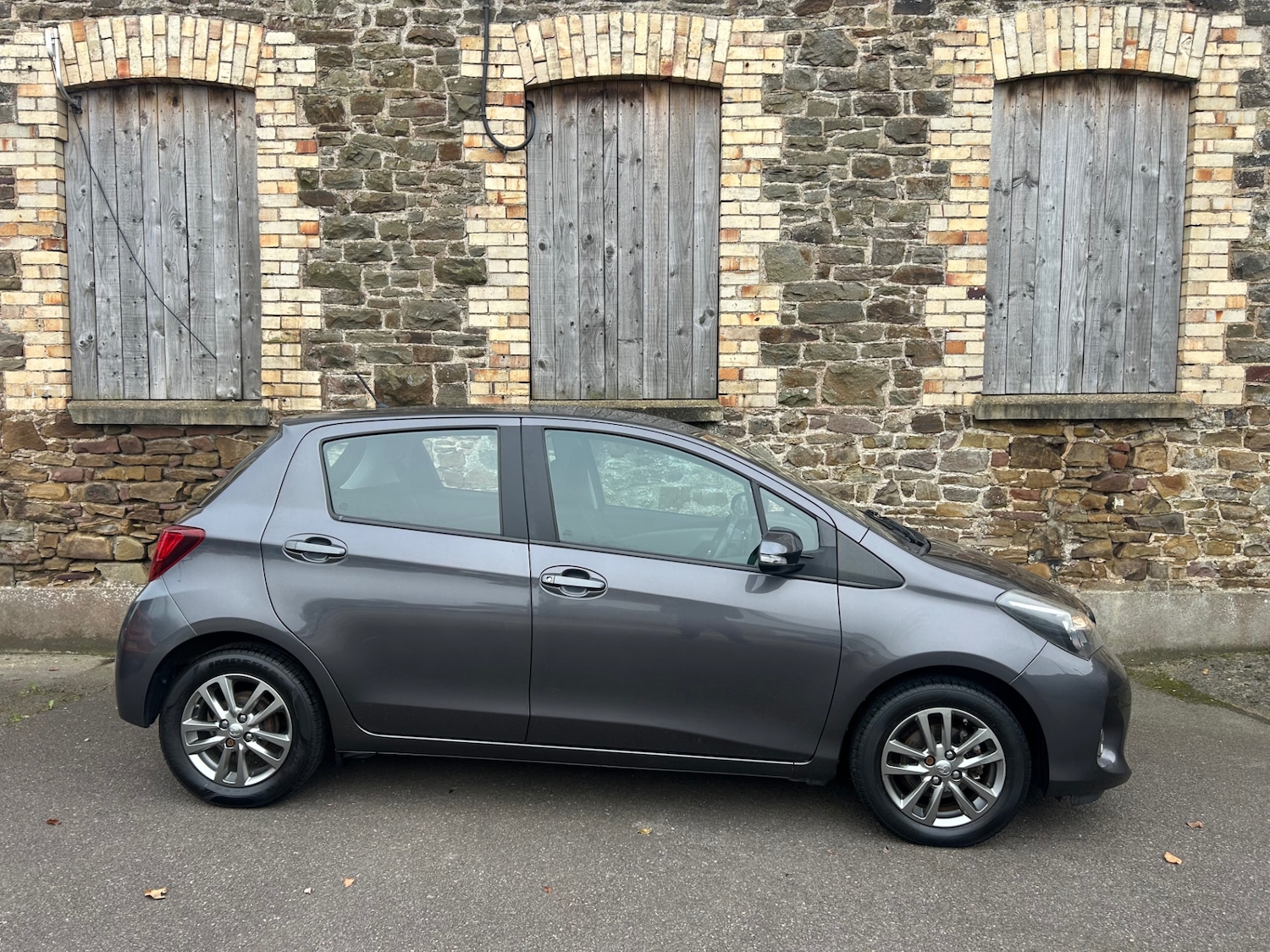 Used Toyota Yaris 2015 for sale - 76707002: Photo 2