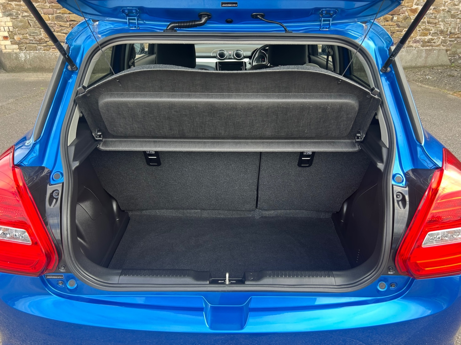Used Suzuki Swift 2018 for sale - 76182540: Photo 8