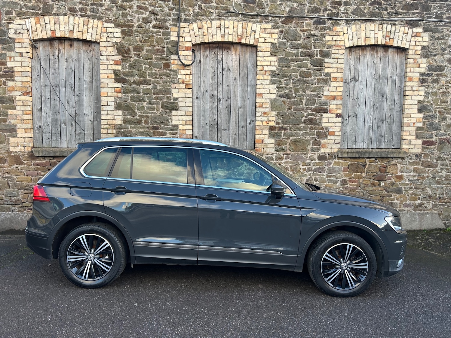 Used Volkswagen Tiguan 2016 for sale - 76404700: Photo 2