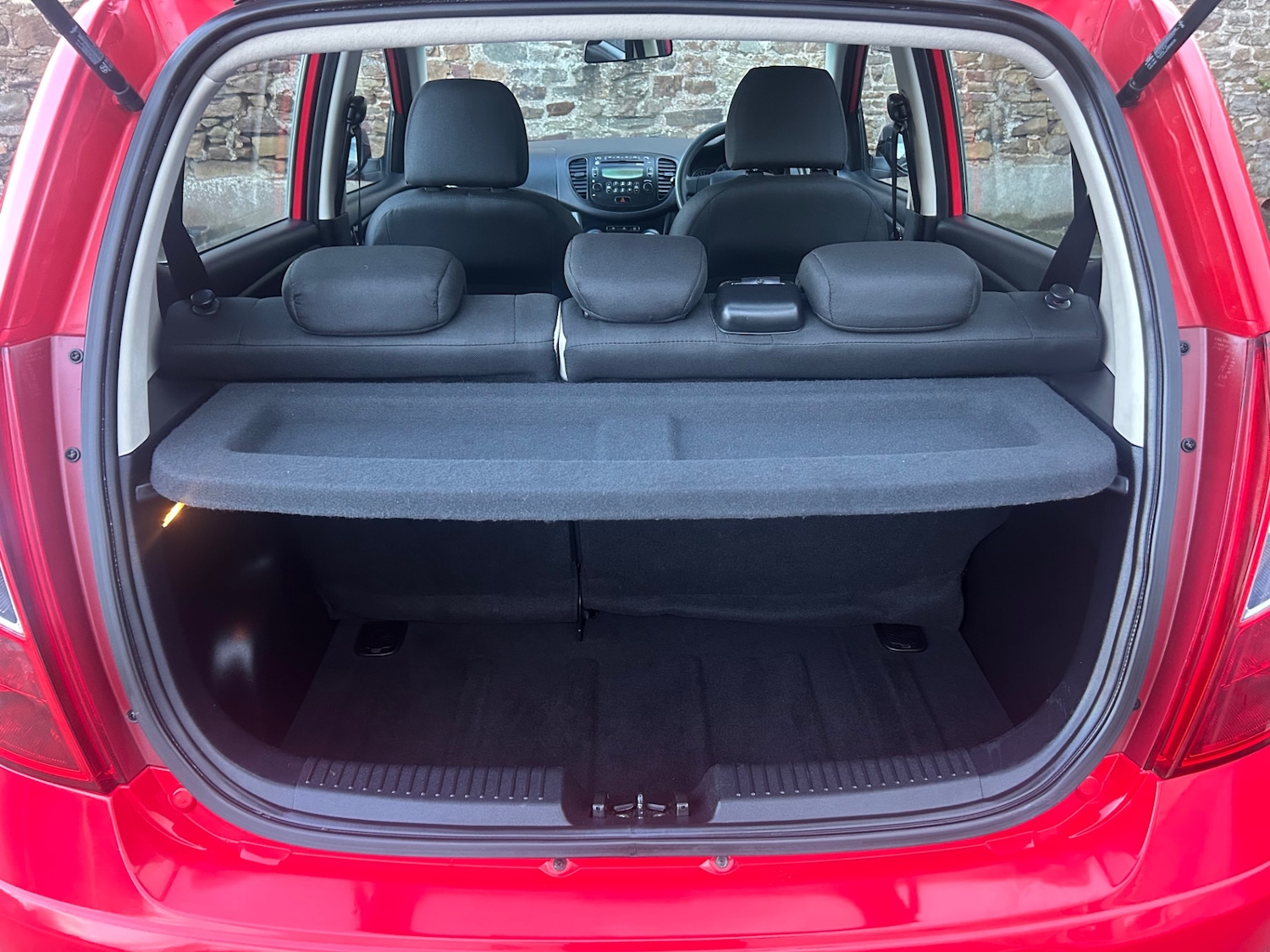 Used Hyundai i10 2013 for sale - 76957869: Photo 8