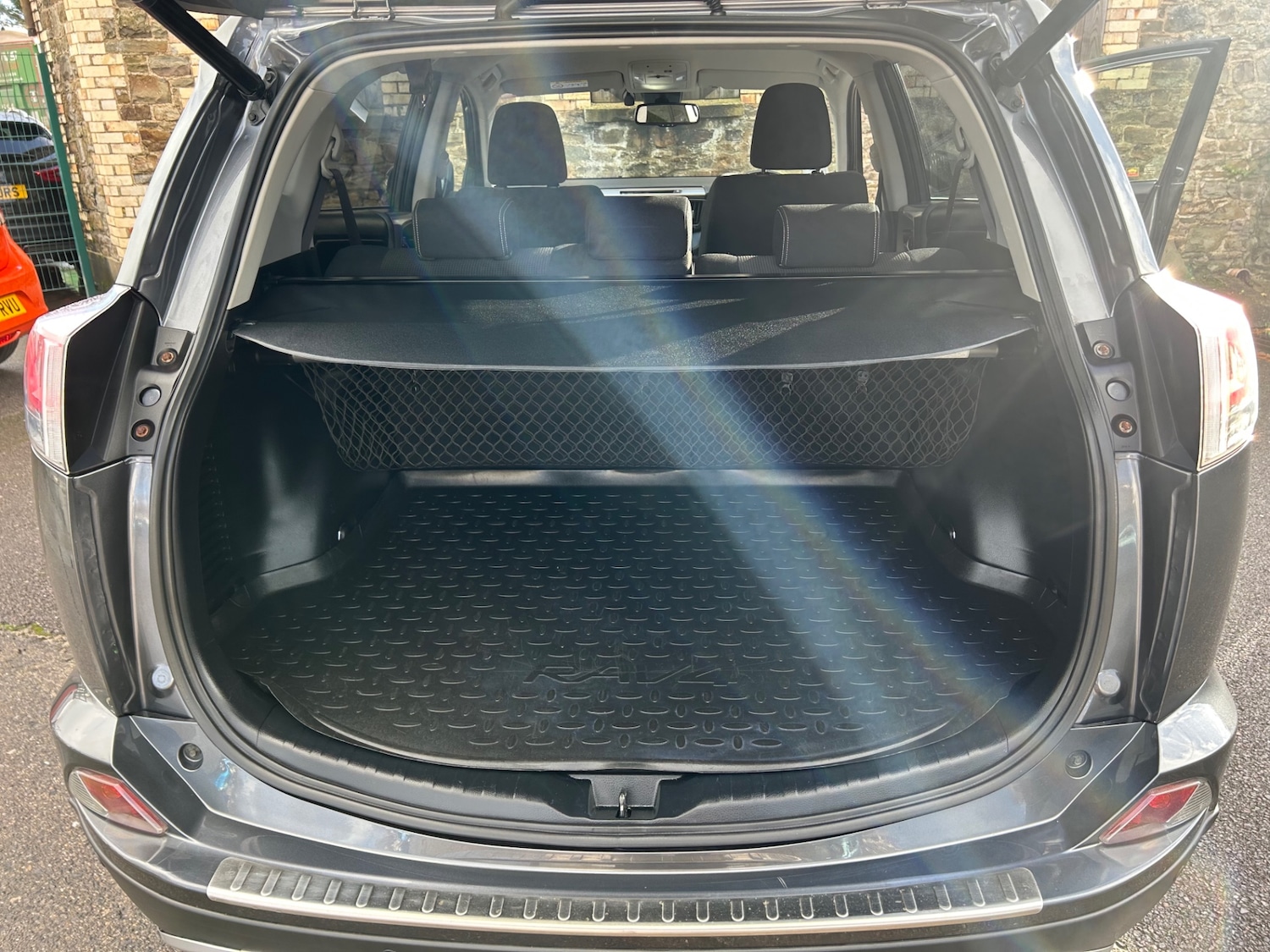 Used Toyota RAV4 2017 for sale - 76807974: Photo 11