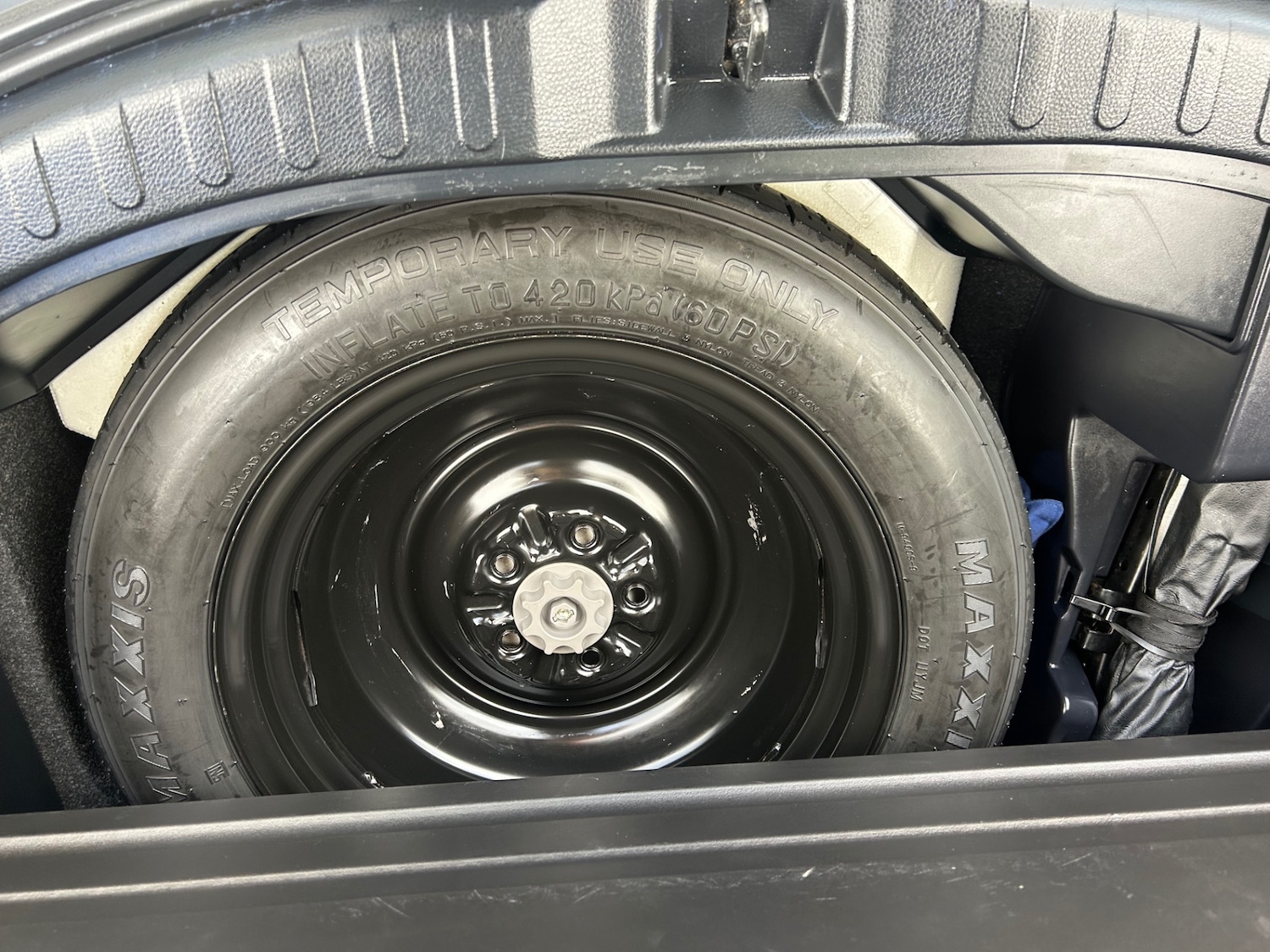 Used Toyota RAV4 2017 for sale - 76807974: Photo 12