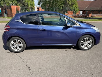 Used Peugeot 208 2013 for sale - 78599455: Photo