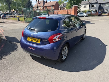 Used Peugeot 208 2013 for sale - 78599455: Photo