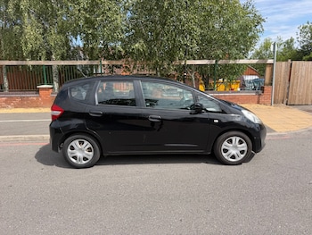 Used Honda Jazz 2013 for sale - 79372213: Photo
