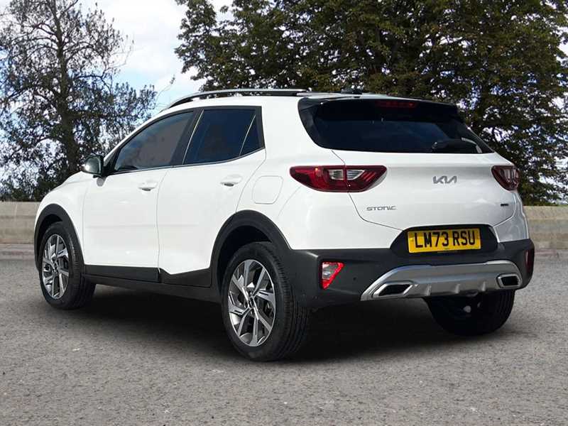 Used Kia Stonic 2023 for sale - 76705980: Photo 2