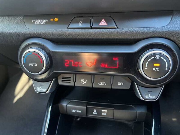 Used Kia Stonic 2019 for sale - 75980225: Photo 12