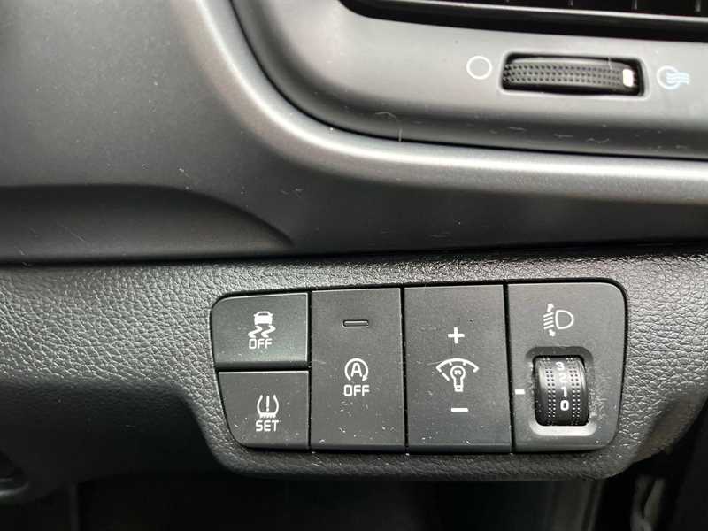 Used Kia Stonic 2023 for sale - 77855941: Photo 9