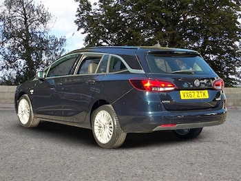 Used Vauxhall Astra 2017 for sale - 76062458: Photo 2
