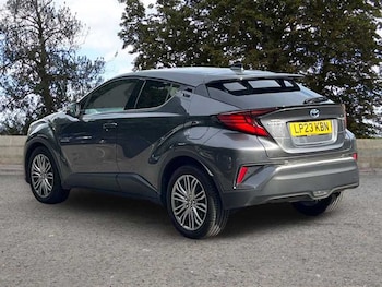 Used Toyota C-HR 2023 for sale - 75759111: Photo