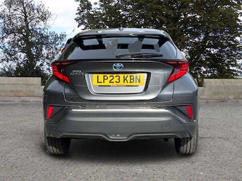Used Toyota C-HR 2023 for sale - 75759111: Photo