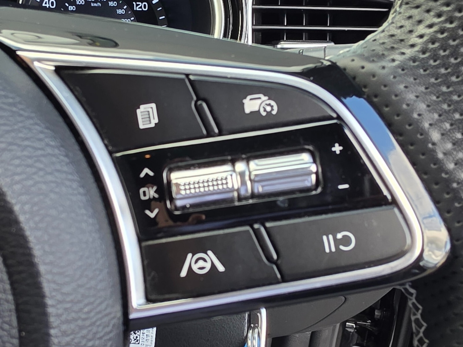 Used Kia XCeed 2023 for sale - 76393756: Photo 18