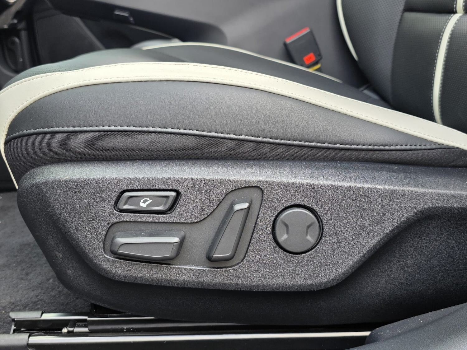 Used Kia EV6 for sale - 76623030: Photo 32