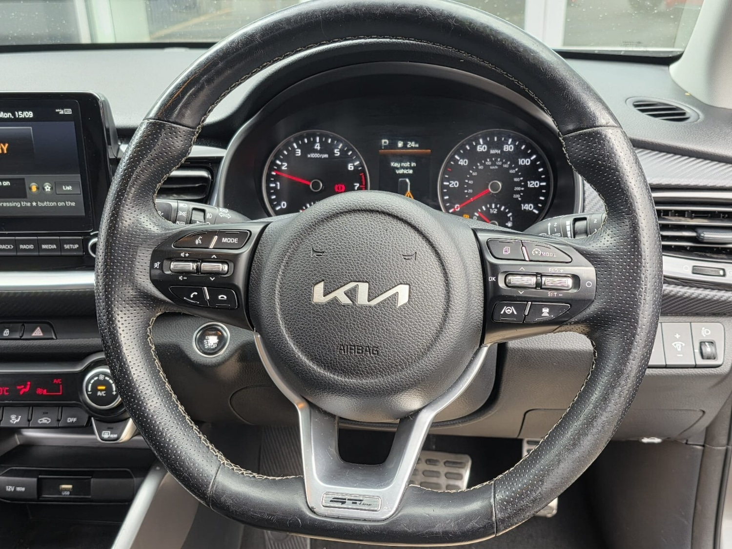 Used Kia Stonic 2023 for sale - 76780384: Photo 11