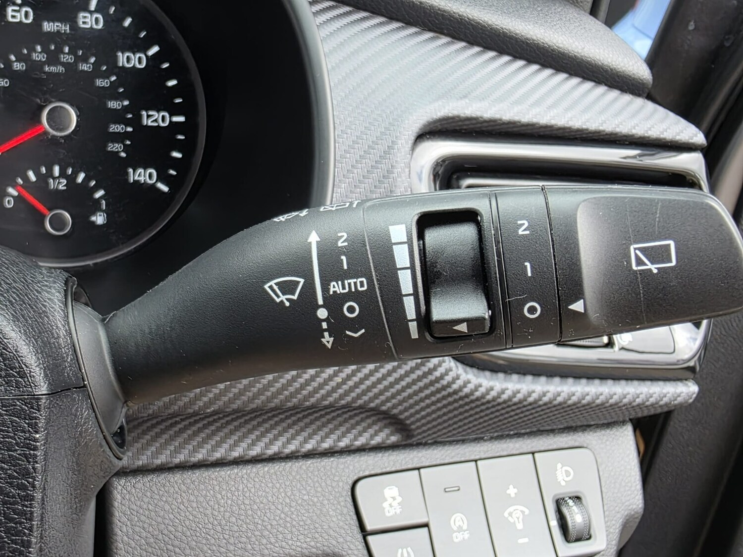 Used Kia Stonic 2023 for sale - 76780384: Photo 16