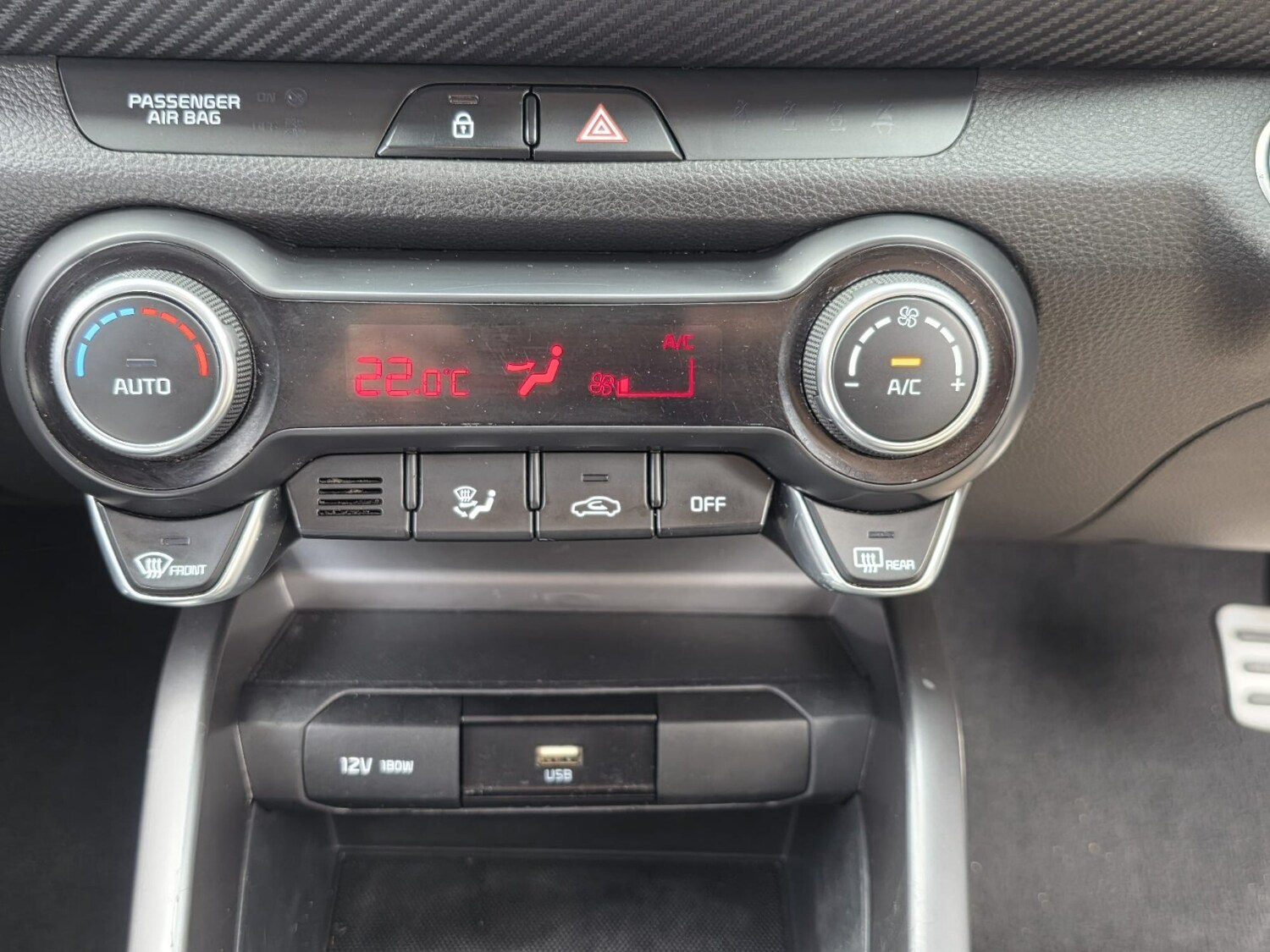 Used Kia Stonic 2023 for sale - 76780384: Photo 21