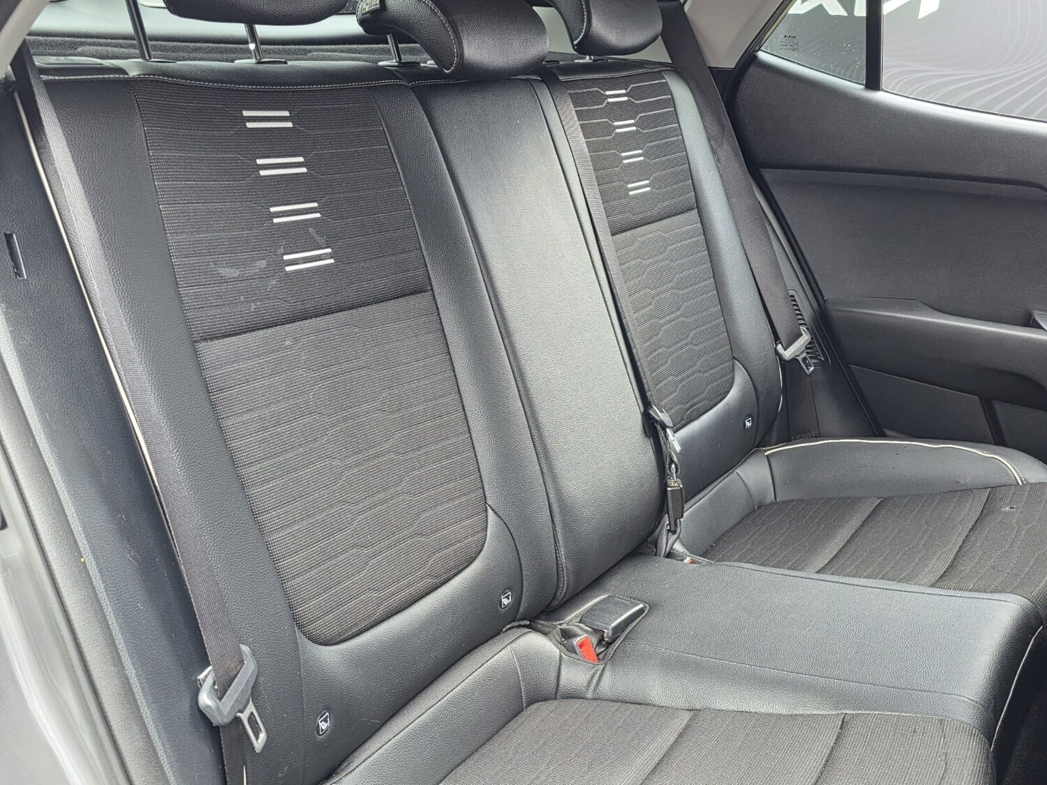 Used Kia Stonic 2023 for sale - 76780384: Photo 8