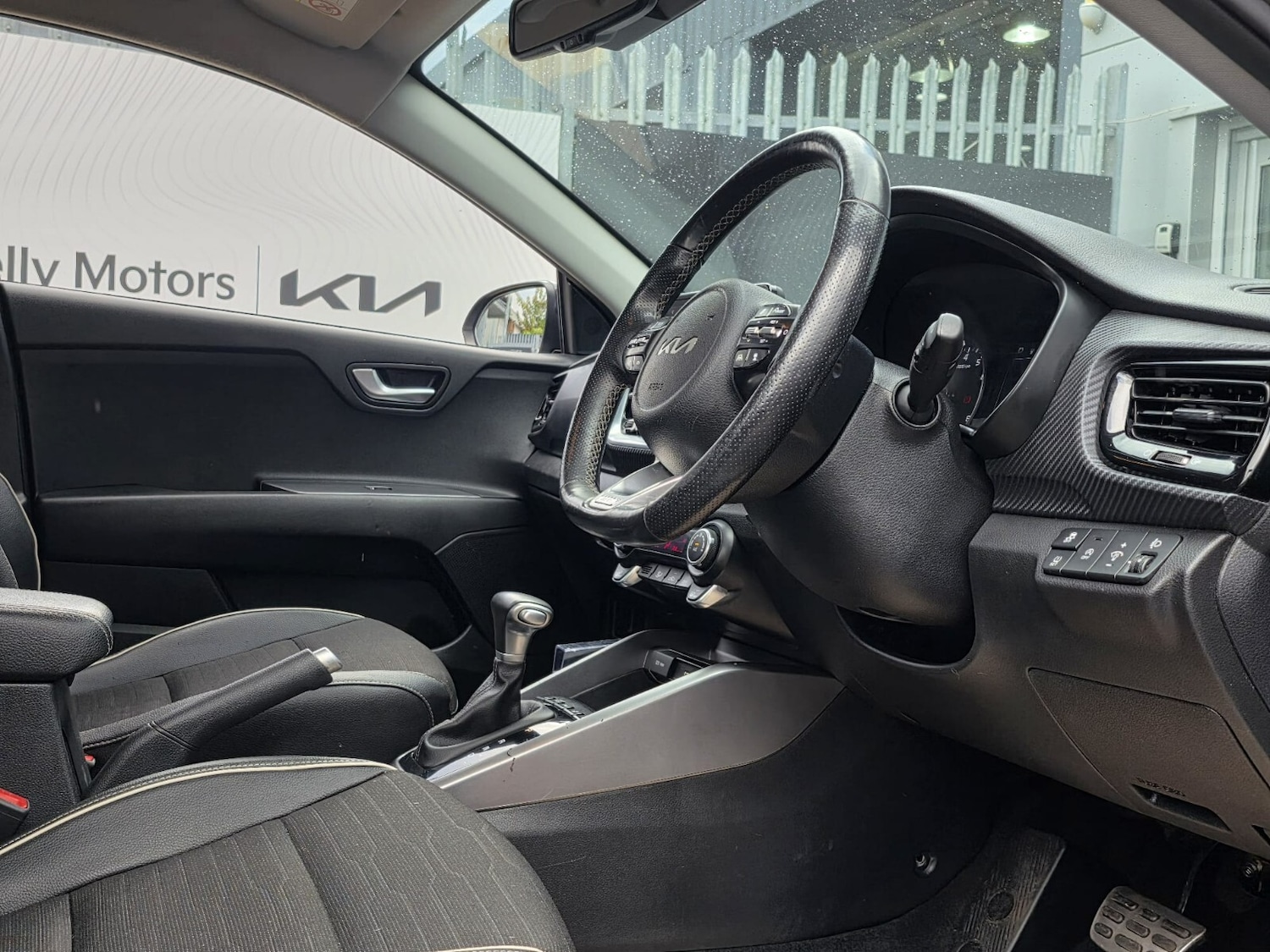 Used Kia Stonic 2023 for sale - 76780384: Photo 9