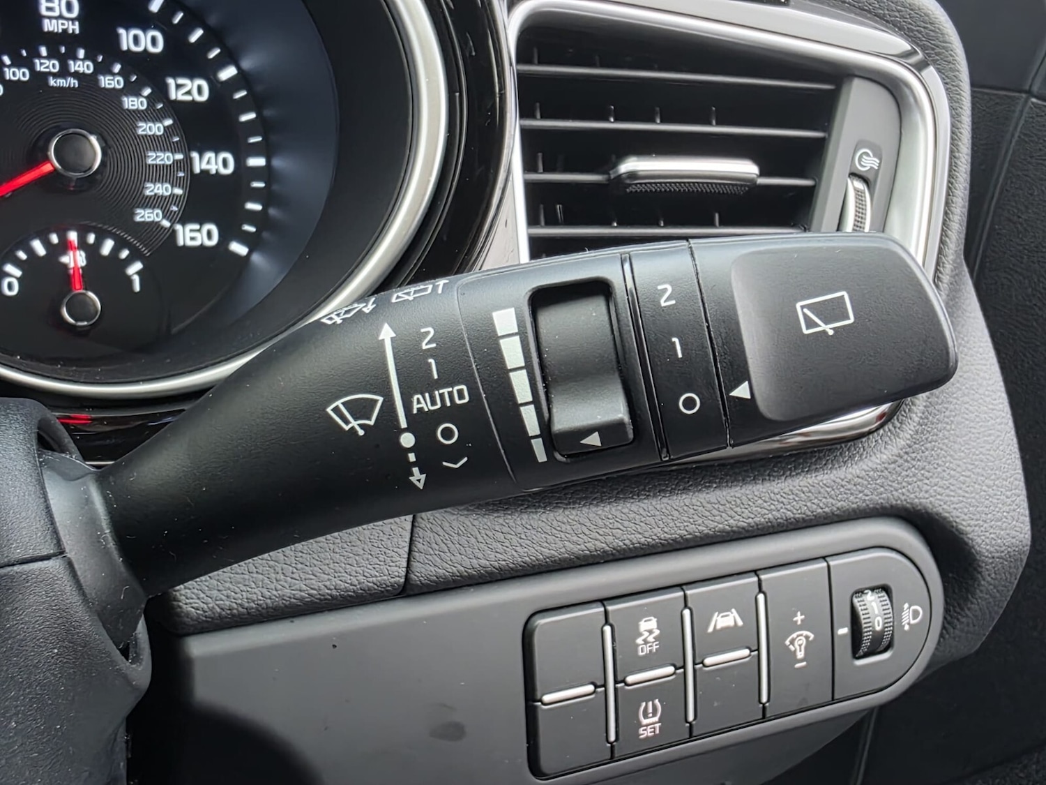 Used Kia XCeed 2025 for sale - 76960186: Photo 24