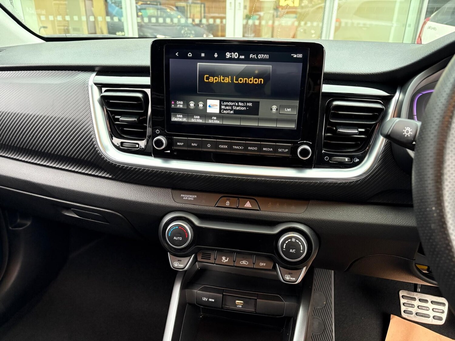 Used Kia Stonic 2024 for sale - 76556820: Photo 13