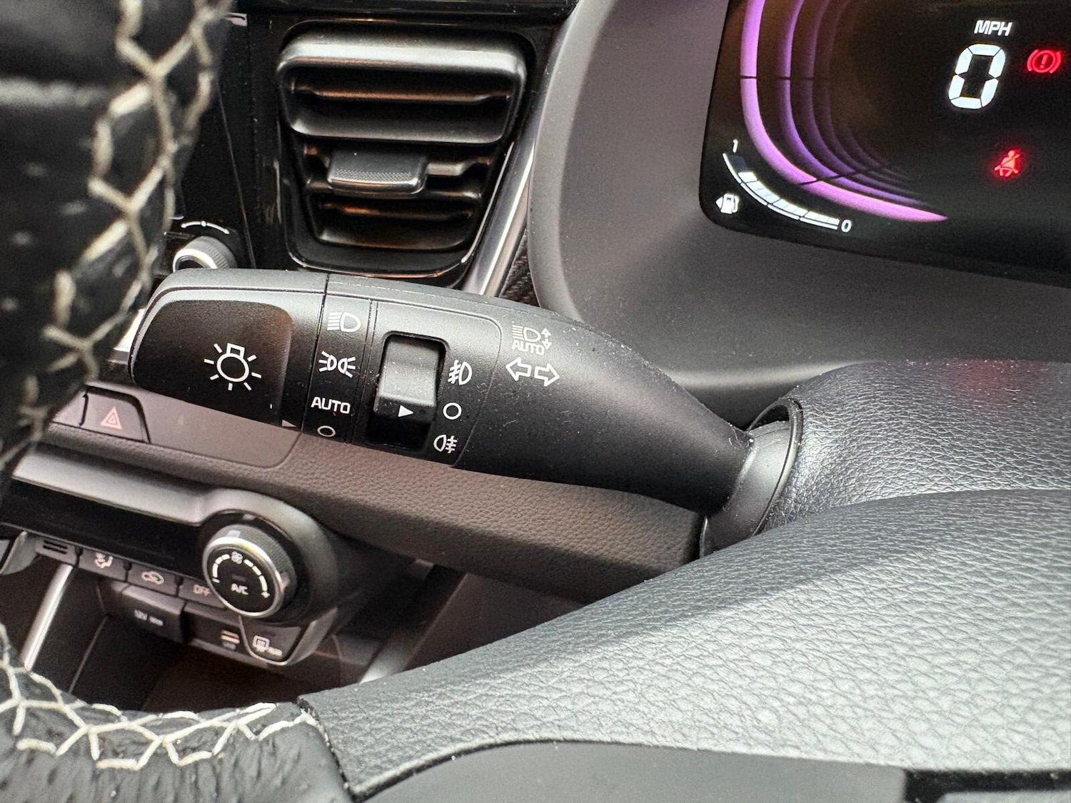 Used Kia Stonic 2024 for sale - 76556820: Photo 17