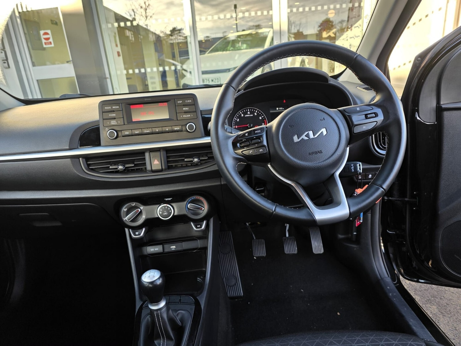 Used Kia Picanto 2023 for sale - 76704338: Photo 9