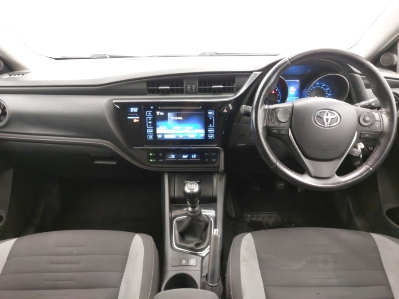 Used Toyota Auris 2016 for sale - 76177972: Photo 2