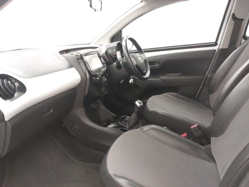 Used Toyota AYGO 2015 for sale - 76471479: Photo 5