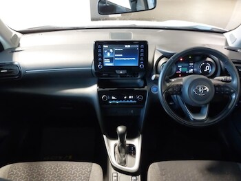 Used Toyota Yaris Cross 2022 for sale - 76897539: Photo