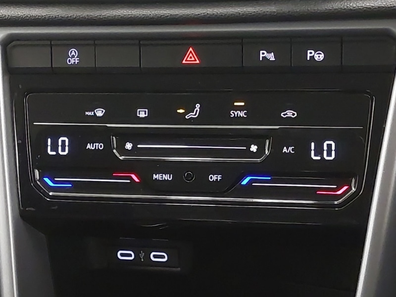 Used Volkswagen T-Roc 2023 for sale - 76478717: Photo 16