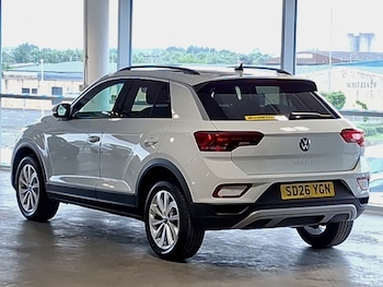 Used Volkswagen T-Roc 2026 for sale - 79074696: Photo