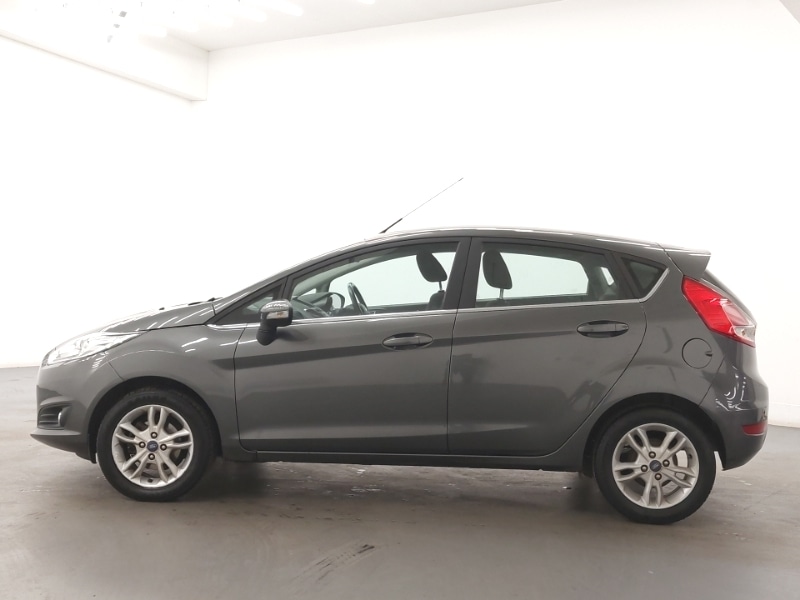 Used Ford Fiesta 2017 for sale - 76683599: Photo 4