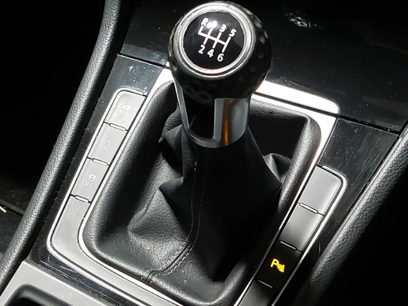 Used Volkswagen Golf 2017 for sale - 76664033: Photo 15