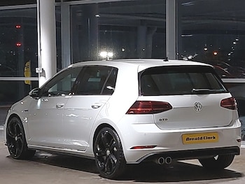 Used Volkswagen Golf 2017 for sale - 76664033: Photo